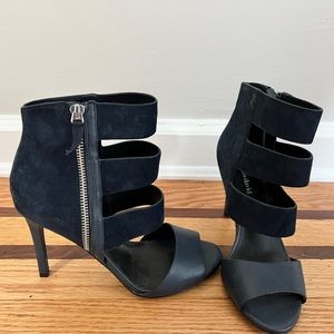 Charles David Navy Strappy Heels - never wore - size 6 1/2